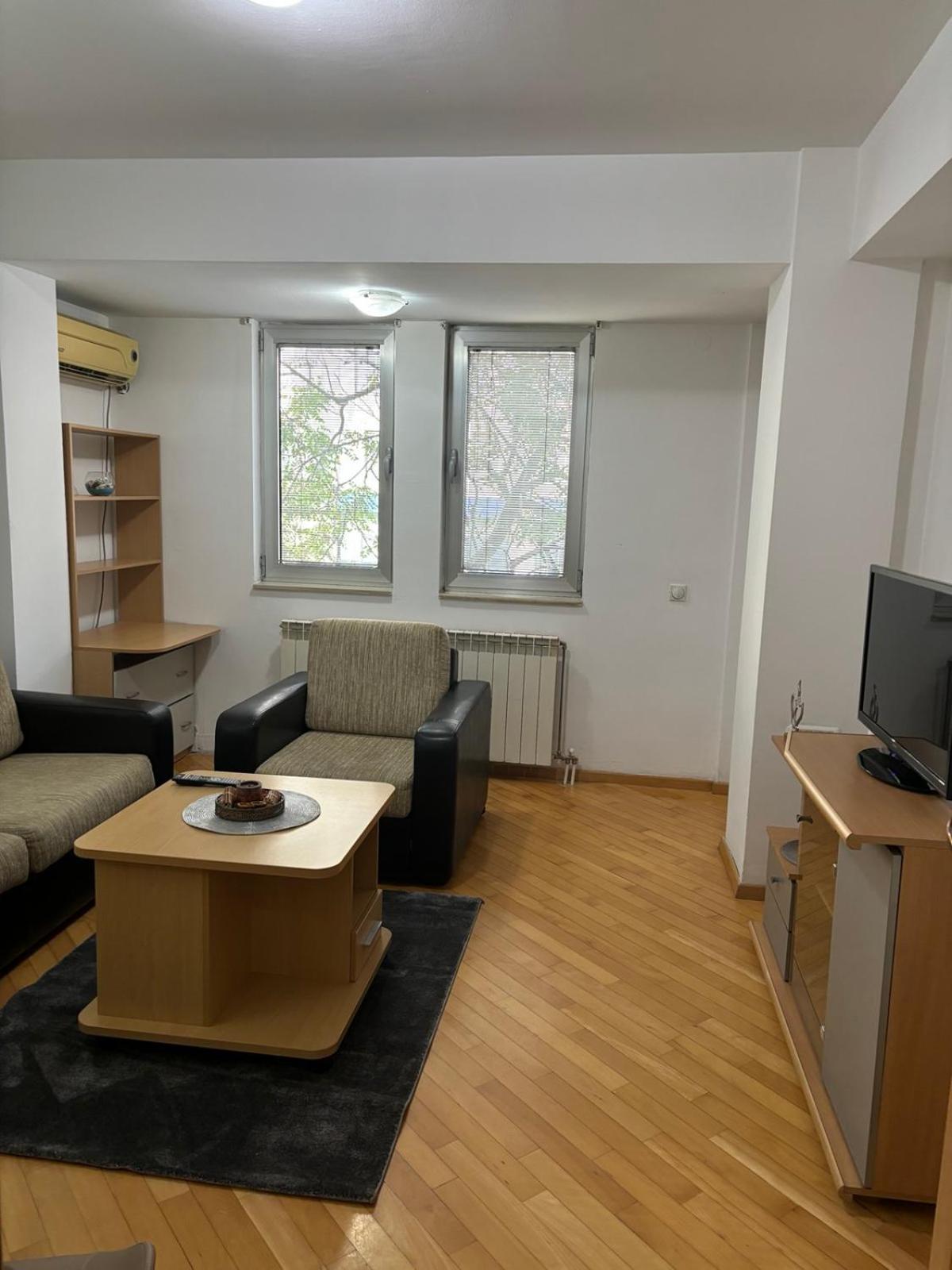 Lovely Square Apartment Purple Velvet スコピエ 部屋 写真