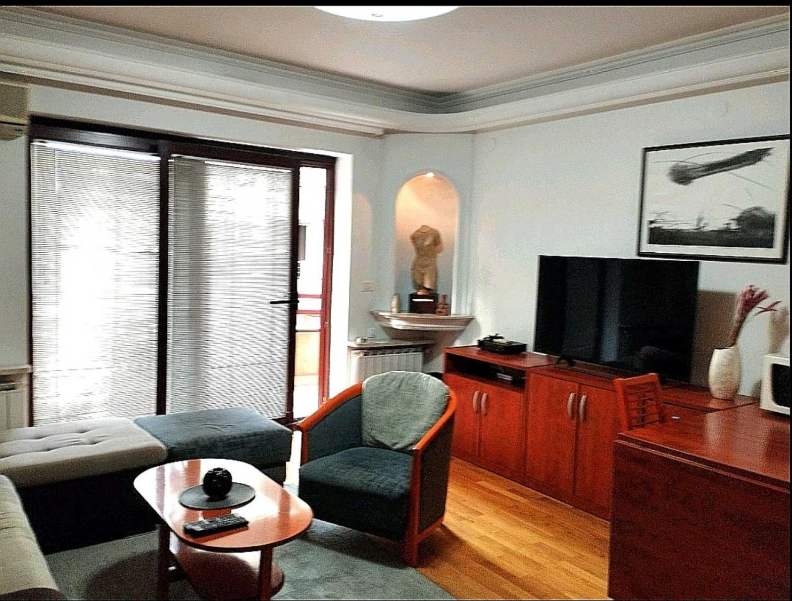 Lovely Square Apartment Purple Velvet スコピエ エクステリア 写真