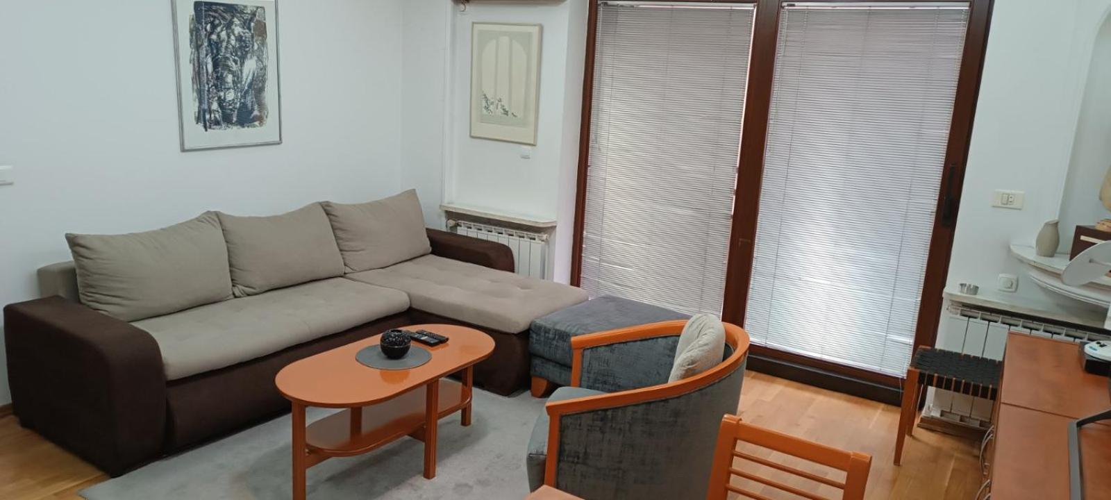 Lovely Square Apartment Purple Velvet スコピエ エクステリア 写真