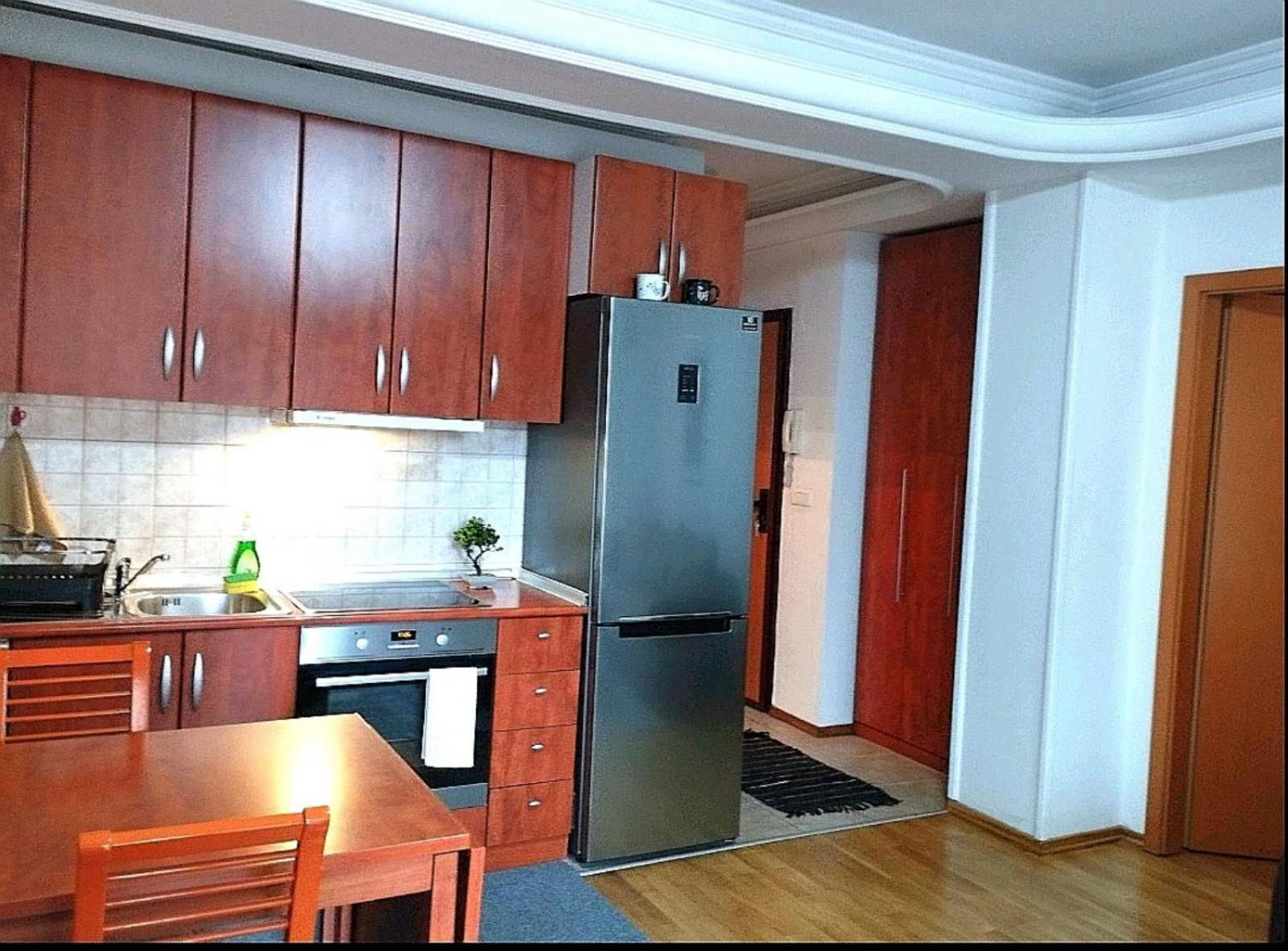 Lovely Square Apartment Purple Velvet スコピエ 部屋 写真